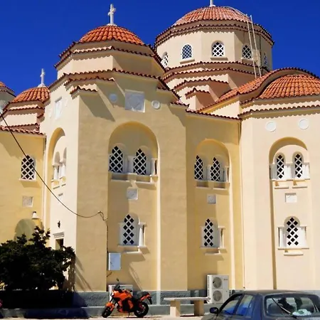 3-bed Sleeps 8 With Pool And Aircon * Pýrgos