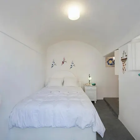 Villa 3-bed Sleeps 8 With Pool And Aircon