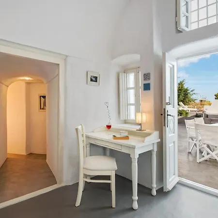 3-bed Sleeps 8 With Pool And Aircon * Pyrgos Kallistis
