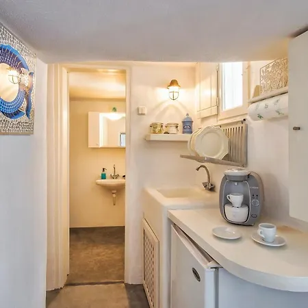 Villa 3-bed Sleeps 8 With Pool And Aircon