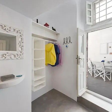 3-bed Sleeps 8 With Pool And Aircon Villa *